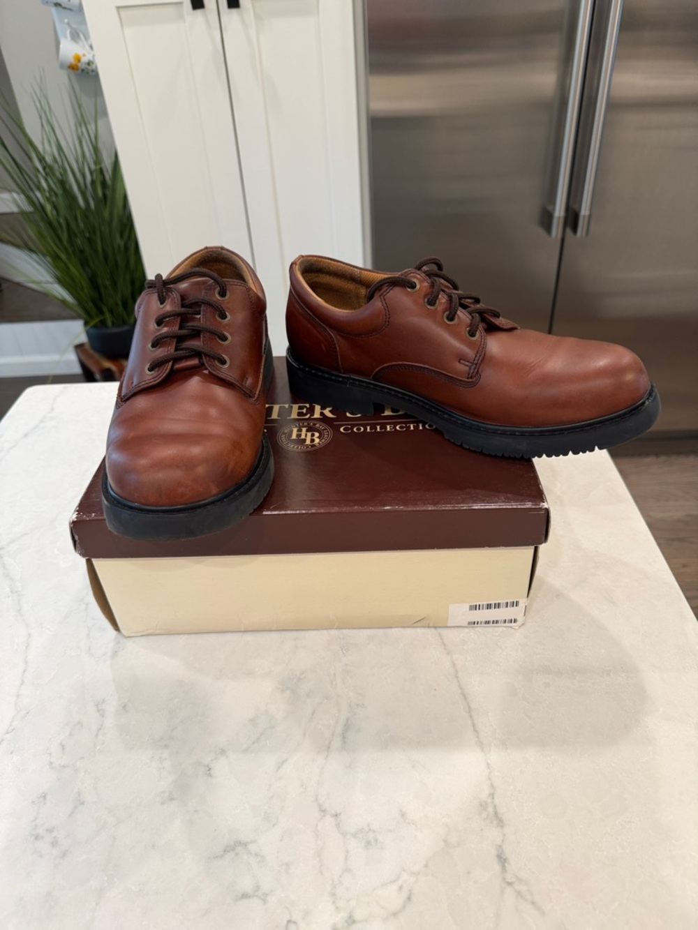Men's Brown Leather Derby Shoes with Black Sole
